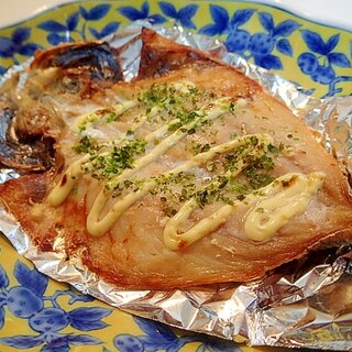 生姜・マヨ・青海苔かけて　鯵の開き焼きのグリル焼き